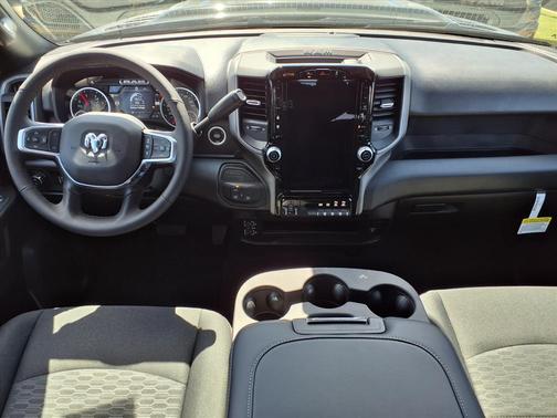 2026 RAM 2500 Black Express Crew Cab 4x4 6'4' Box