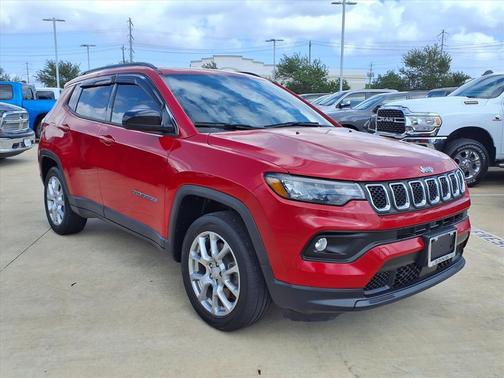 2023 Jeep Compass Latitude Lux