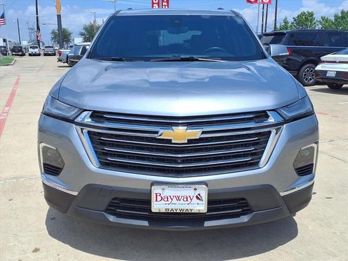 Sterling Gray Metallic 2023 Chevrolet Traverse LT Cloth