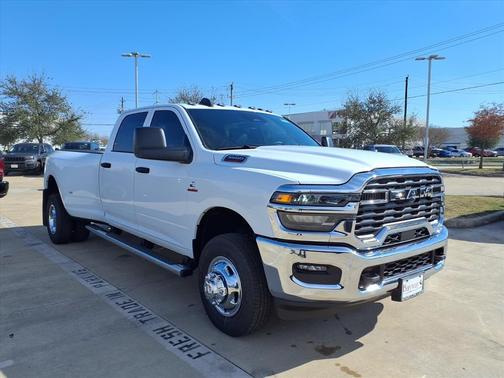 2026 RAM 3500 Tradesman Crew Cab 4x4 8' Box