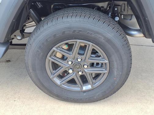 Bright White Clearcoat 2026 Jeep Gladiator Sport