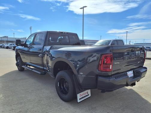 2026 RAM 3500 Laramie Crew Cab 4x4 8' Box