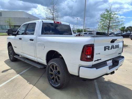 Bright White Clearcoat 2026 RAM 2500 Lone Star Crew Cab 4x4 6'4' Box