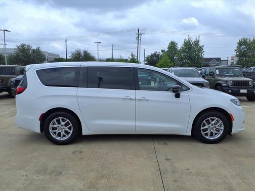 Bright White Clearcoat 2024 Chrysler Pacifica Touring L