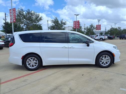 Bright White Clearcoat 2024 Chrysler Pacifica Touring L