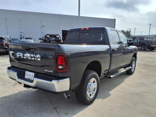 2026 RAM 2500 Tradesman Crew Cab 4x4 6'4' Box