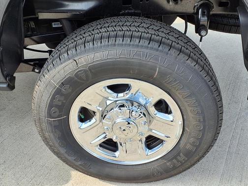 2026 RAM 2500 Tradesman Crew Cab 4x4 6'4' Box