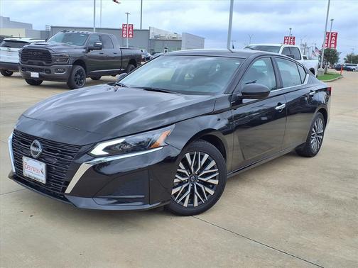 Super Black Clearcoat 2025 Nissan Altima 2.5 SV