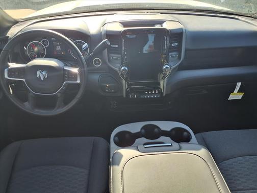 2026 RAM 2500 Tradesman Crew Cab 4x4 6'4' Box