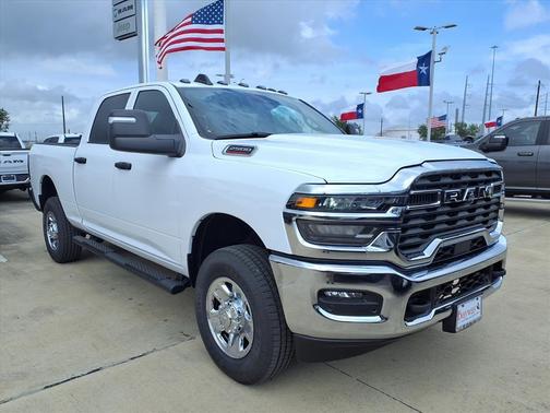 Bright White Clearcoat 2026 RAM 2500 Tradesman Crew Cab 4x4 6'4' Box