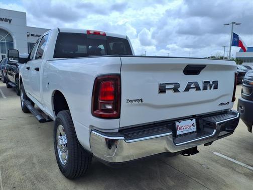 Bright White Clearcoat 2026 RAM 2500 Tradesman Crew Cab 4x4 6'4' Box