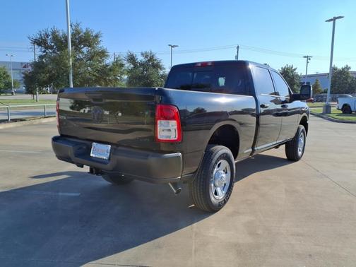 2024 RAM 2500 Tradesman Crew Cab 4x4 6'4' Box