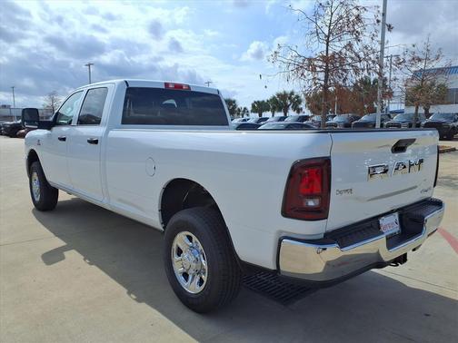2026 RAM 2500 Tradesman Crew Cab 4x4 8' Box