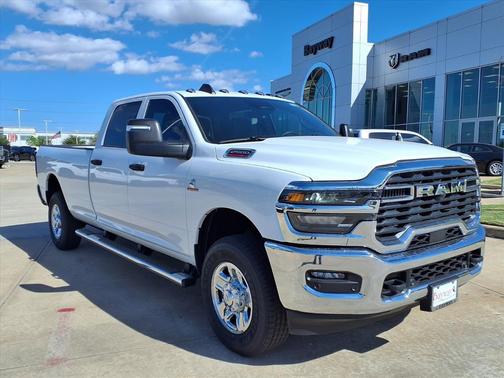 2026 RAM 2500 Tradesman Crew Cab 4x4 8' Box