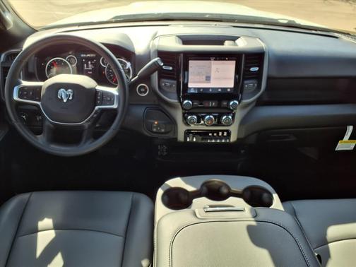 2026 RAM 2500 Tradesman Crew Cab 4x4 8' Box