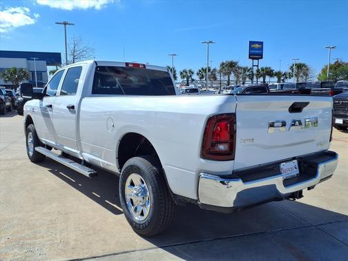 2026 RAM 2500 Tradesman Crew Cab 4x4 8' Box