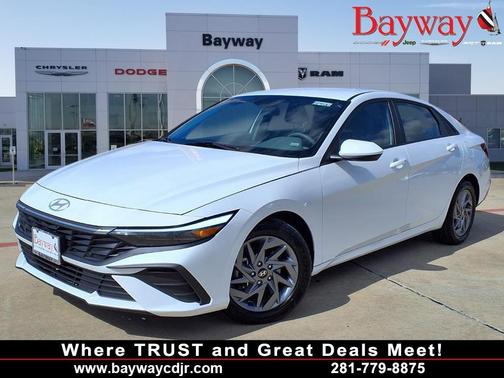 2024 Hyundai ELANTRA SEL