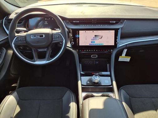 2026 Jeep Grand Cherokee Altitude