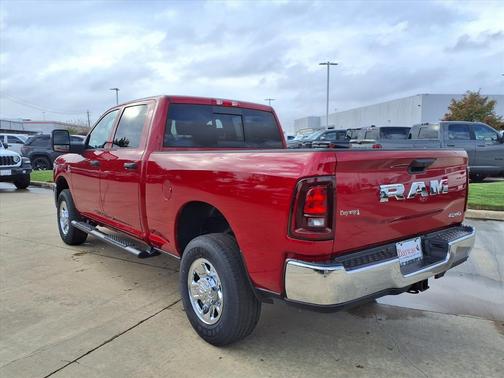 2026 RAM 2500 Tradesman Crew Cab 4x4 6'4' Box