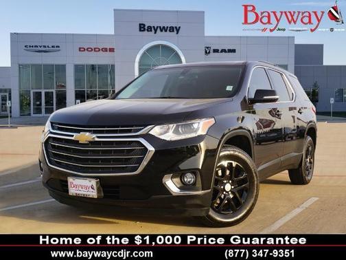 Photo 1 of 25 of 2020 Chevrolet Traverse LT Cloth