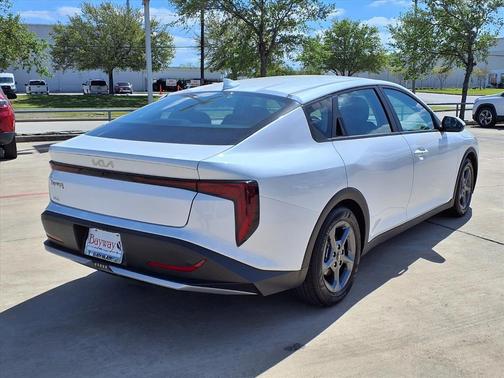 2025 Kia K4 LXS