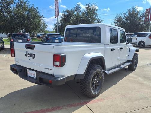 2025 Jeep Gladiator High Tide