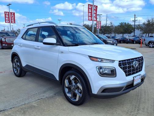 2024 Hyundai VENUE SEL