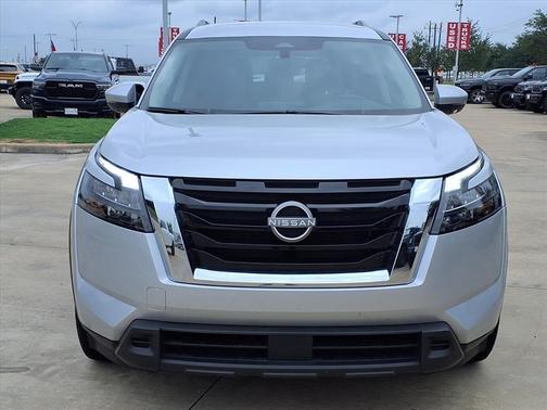 Brilliant Silver Metallic 2025 Nissan Pathfinder SV 4WD