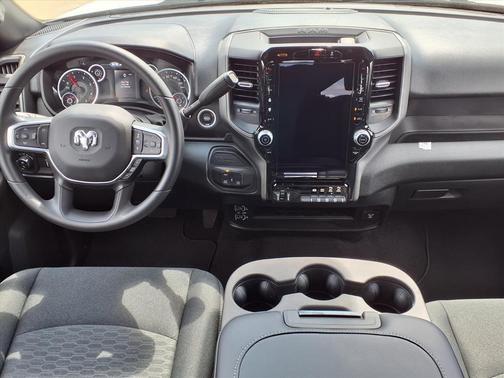 Bright White Clearcoat 2026 RAM 3500 Tradesman Crew Cab 4x4 8' Box