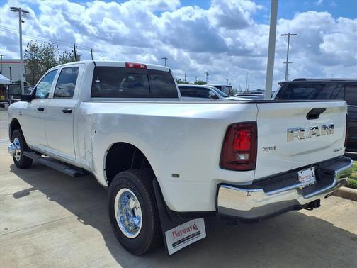 Bright White Clearcoat 2026 RAM 3500 Tradesman Crew Cab 4x4 8' Box