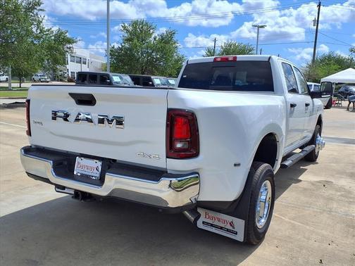 Bright White Clearcoat 2026 RAM 3500 Tradesman Crew Cab 4x4 8' Box