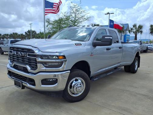 Silver Zynith 2026 RAM 3500 Tradesman Crew Cab 4x4 8' Box