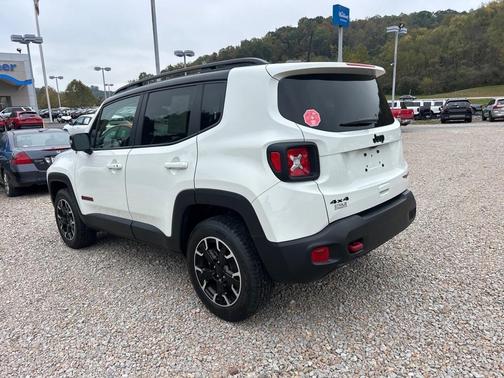 2023 Jeep Renegade Trailhawk