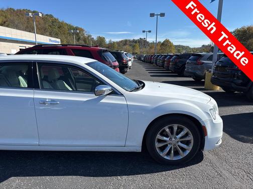 2018 Chrysler 300 Limited