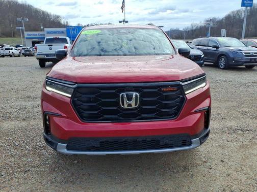 Radiant Red Metallic II 2025 Honda Pilot TrailSport