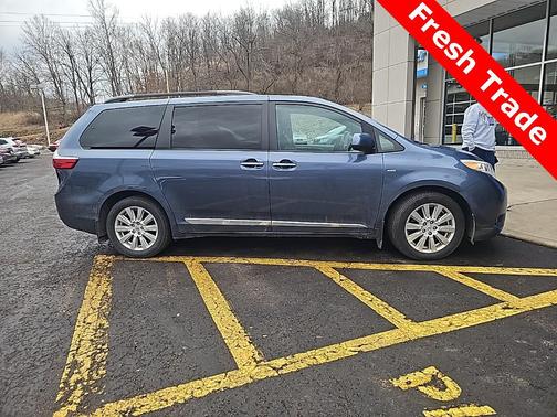 2017 Toyota Sienna XLE Premium