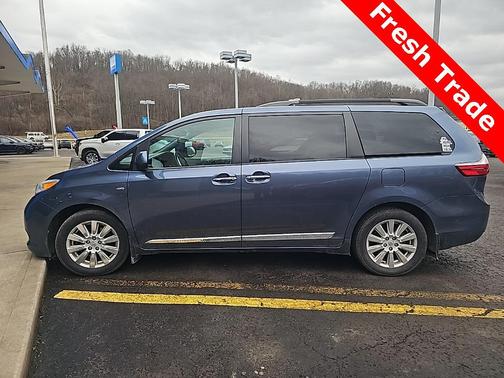 2017 Toyota Sienna XLE Premium