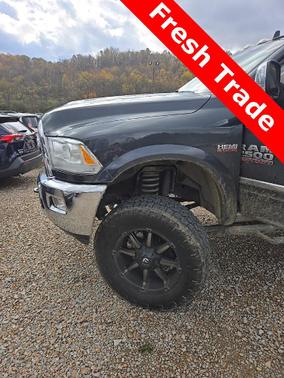 2017 RAM 2500 Laramie Crew Cab 4x4 6'4' Box