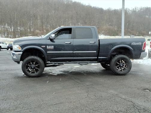 2017 RAM 2500 Laramie Crew Cab 4x4 6'4' Box