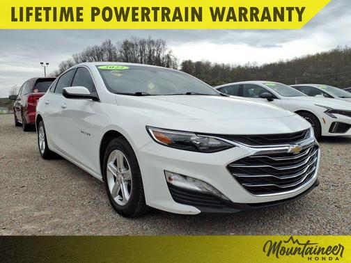 Summit White 2022 Chevrolet Malibu FWD LT