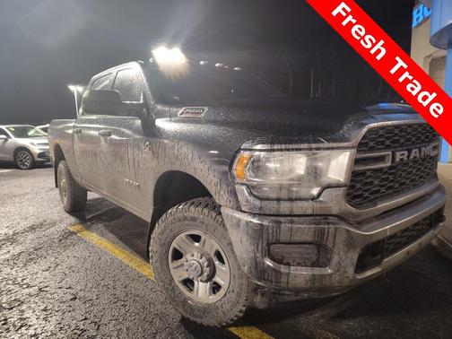 2021 RAM 2500 Tradesman Crew Cab 4x4 6'4' Box
