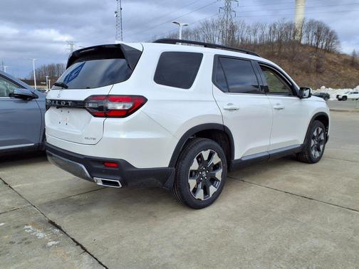 Platinum White Pearl 2026 Honda Pilot Elite