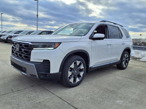 Platinum White Pearl 2026 Honda Pilot Elite