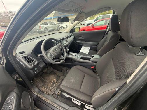 Crystal Black Pearl 2018 Honda HR-V LX