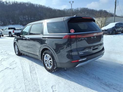 2022 Kia Carnival LXS