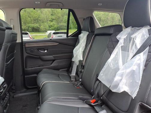 Crystal Black Pearl 2026 Honda Pilot Elite