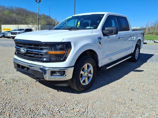 Oxford White 2025 Ford F-150 XLT