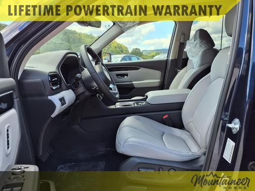 2025 Honda Pilot Touring 8-Passenger