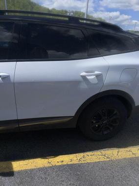 Glacial White Pearl 2023 Kia Sportage S