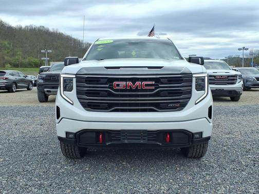Summit White 2022 GMC Sierra 1500 AT4